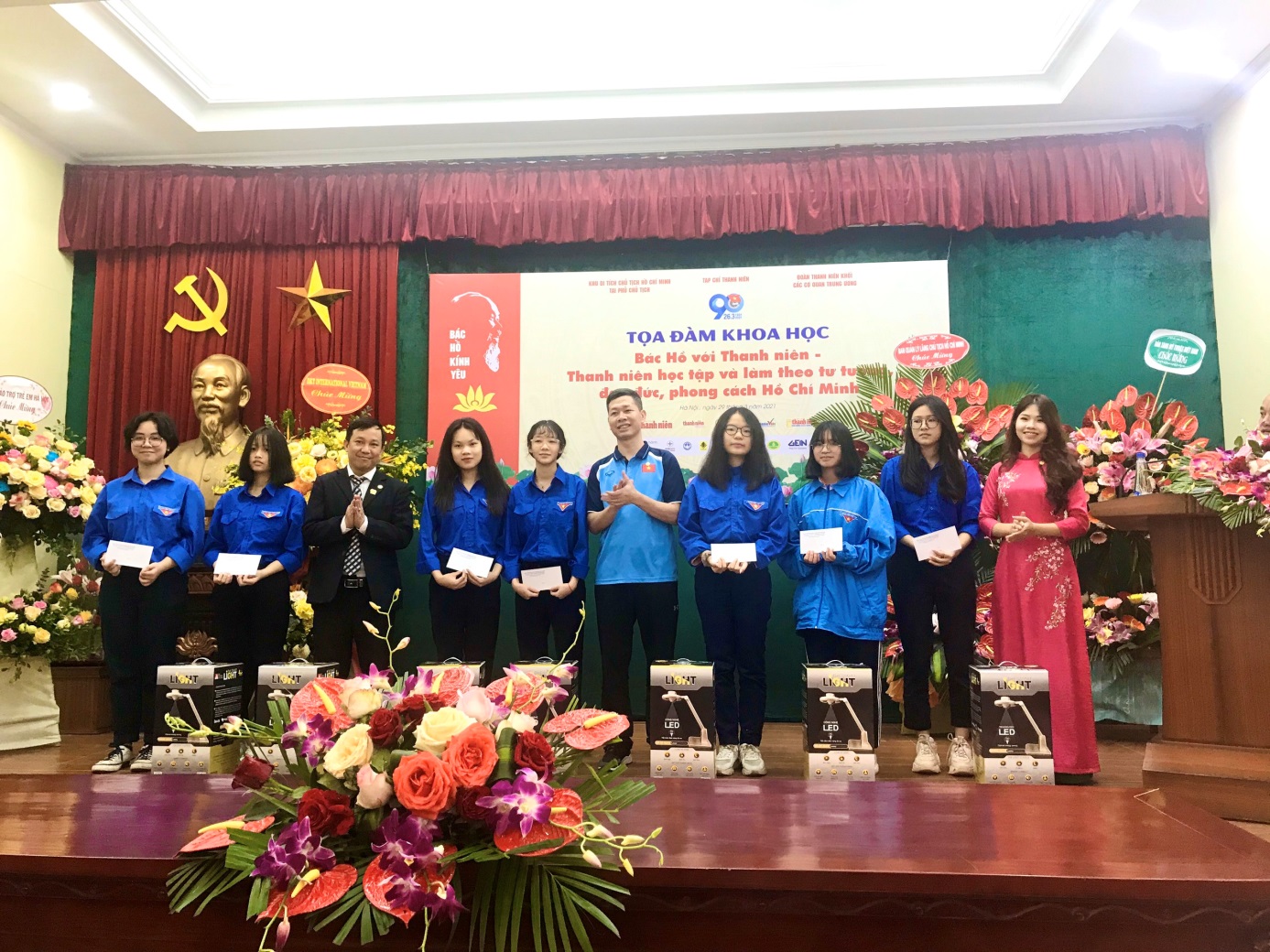 Read more about the article Tọa đàm khoa học Bác Hồ với thanh niên 