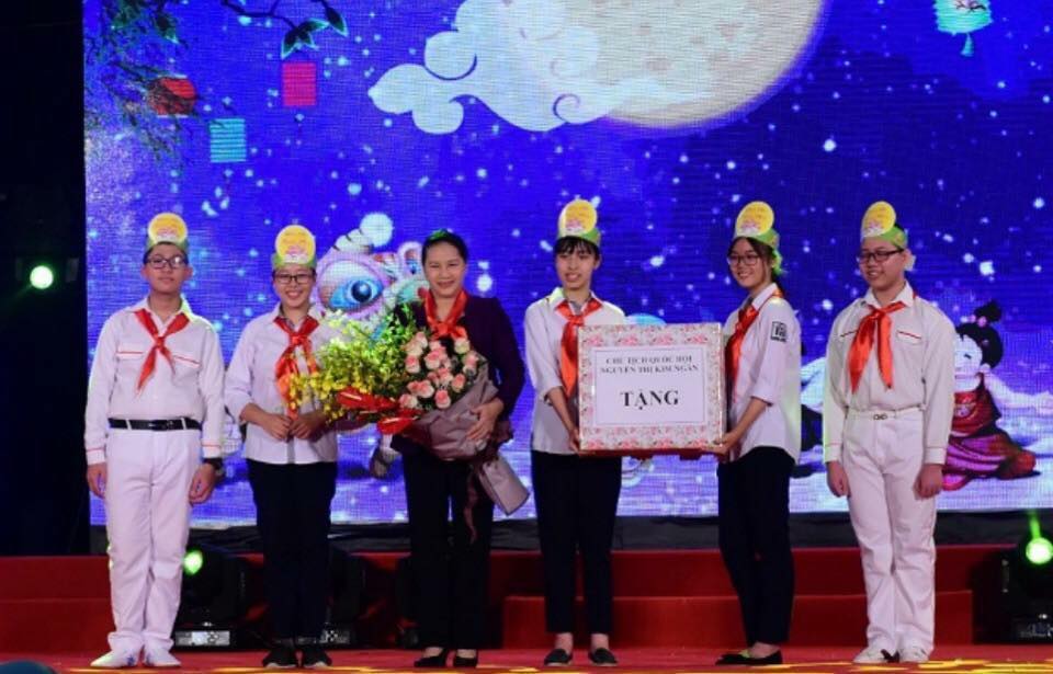 Read more about the article Trung thu đến với trẻ em khó khăn 