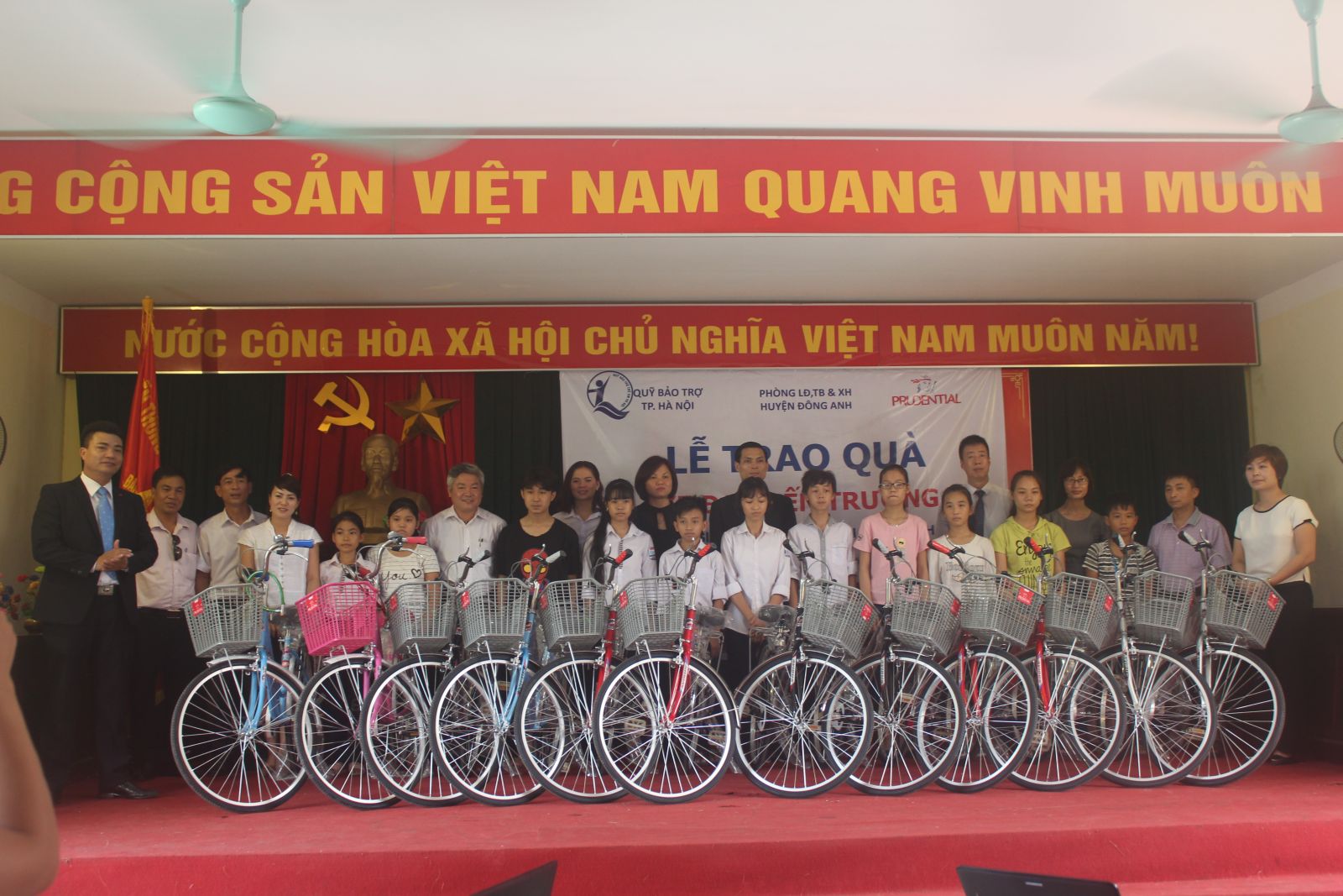 Read more about the article Xe đạp đến với trẻ em nghèo hiếu học 