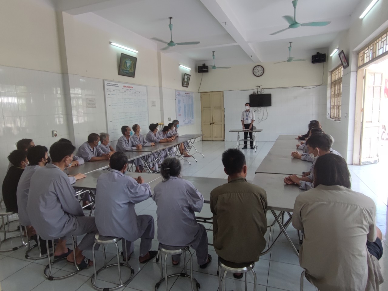 Read more about the article Trung tâm Công tác xã hội và Quỹ Bảo trợ trẻ em Hà Nội tuyên truyền nâng cao nhận thức cho người lang thang xã hội đang được chăm sóc nuôi dưỡng tại Trung tâm
