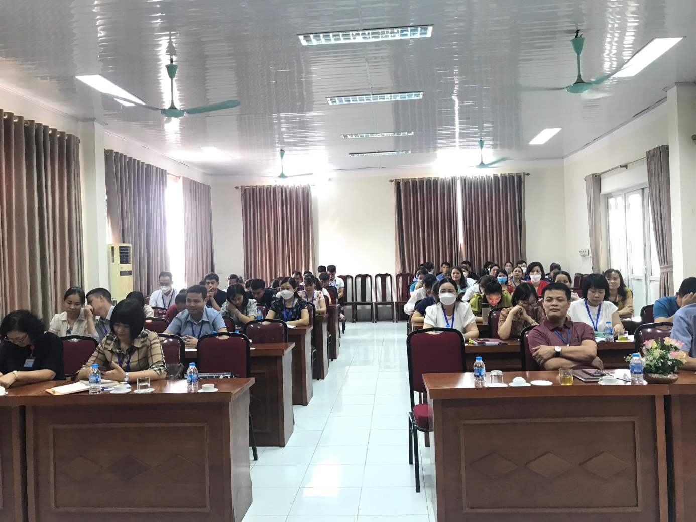 Read more about the article Nói chuyện chuyên đề: Về vấn đề đoàn kết , vai trò ý nghĩa của đoàn kết, các giải pháp xây dựng đoàn kết nội bộ trong cơ quan, đơn vị