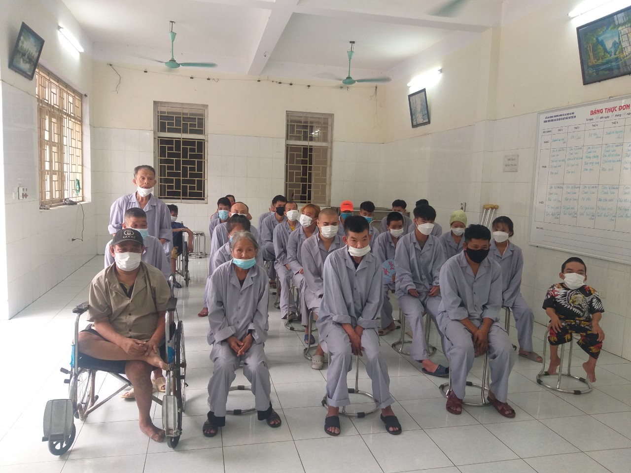 Read more about the article Sinh hoạt định kỳ cho người lang thang xã hội tại Trung tâm Công tác xã hội và Quỹ Bảo trợ trẻ em Hà Nội