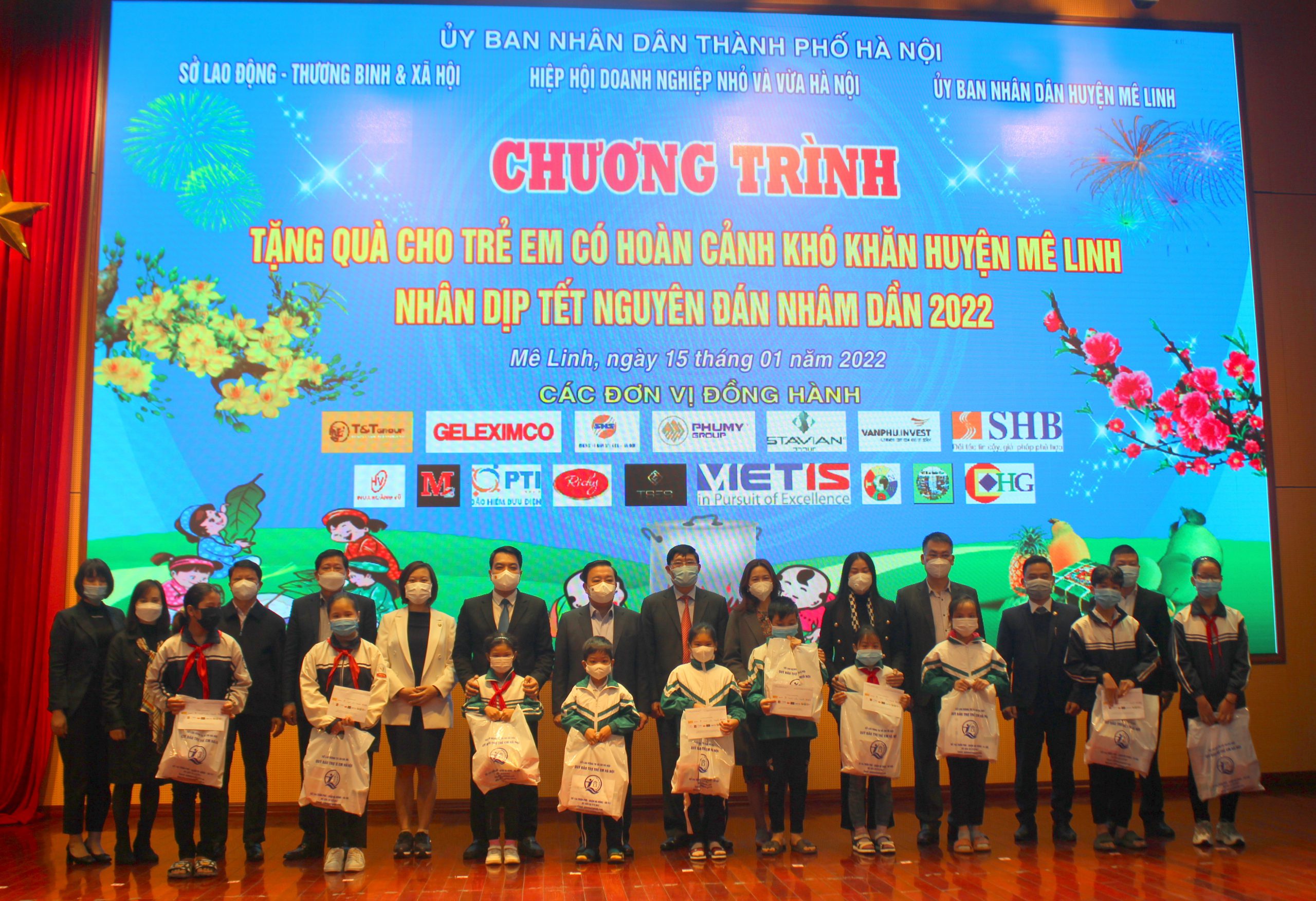 Read more about the article Chương trình tặng quà cho trẻ em có hoàn cảnh khó khăn huyện Đông Anh và huyện Mê Linh nhân dịp Tết nguyên đán Nhâm Dần 2022