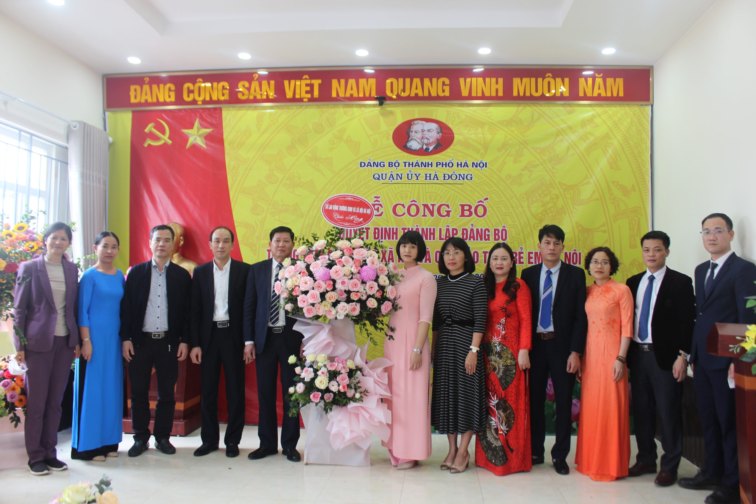 Read more about the article Lê công bố Quyết định thành lập Đảng bộ Trung tâm Công tác xã hội và Quỹ Bảo trợ trẻ em Hà Nội