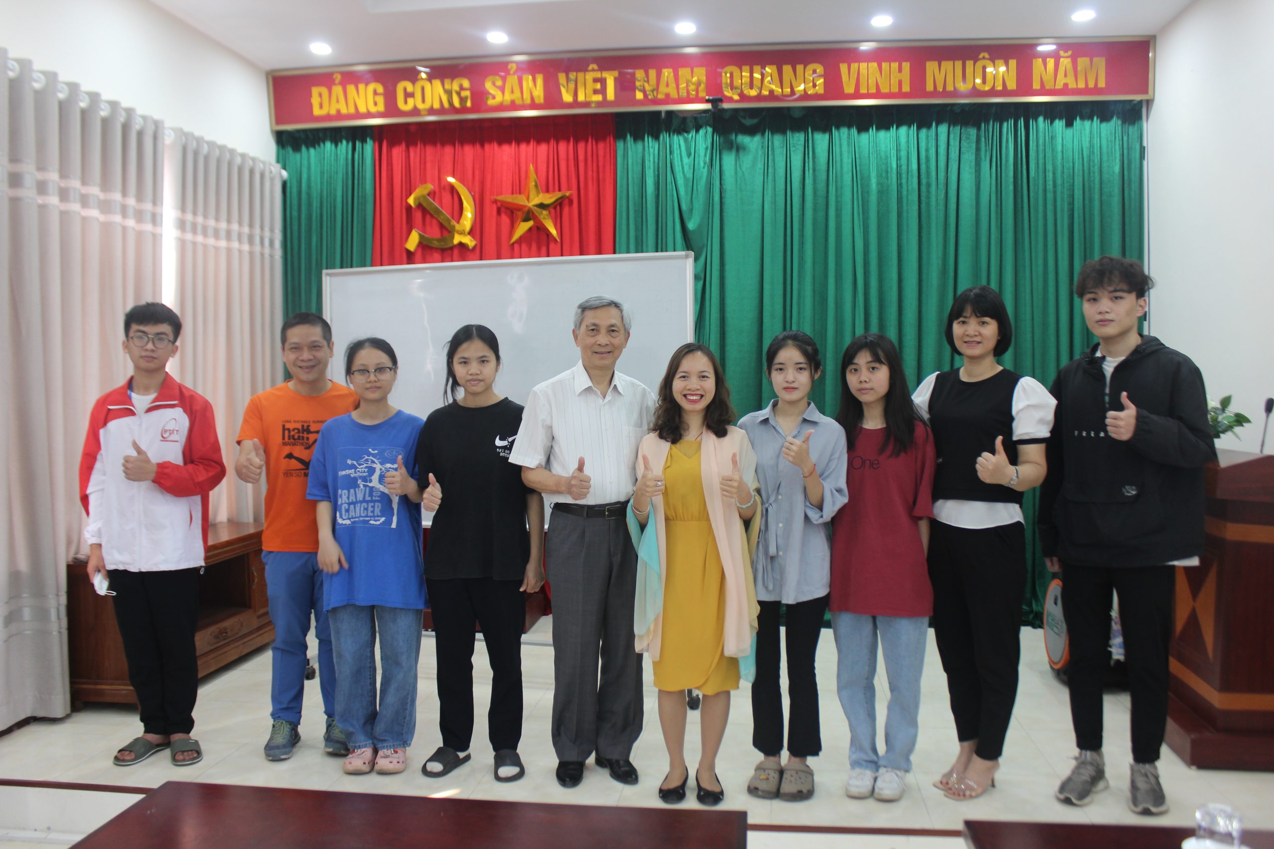 Read more about the article Lớp học “Tỏa sáng” tháng 4 năm 2022