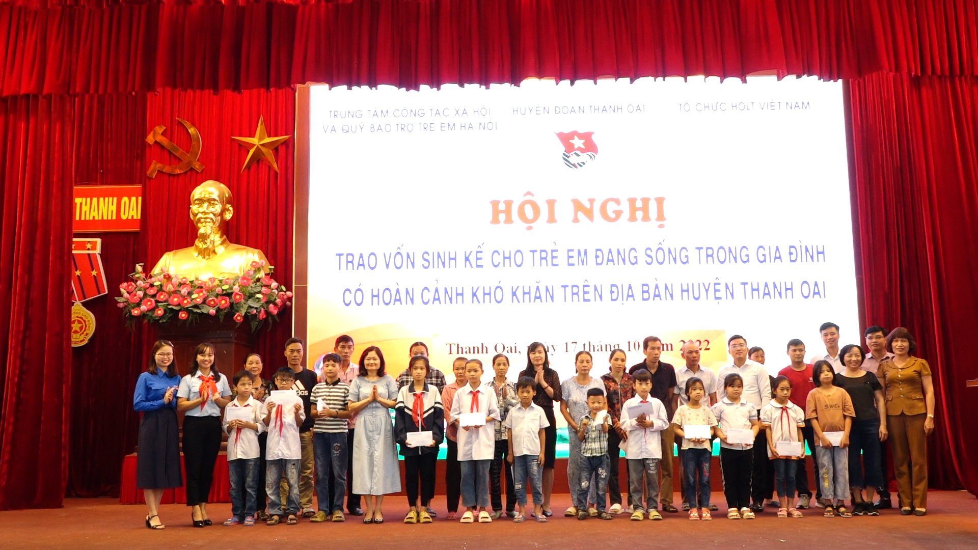 Read more about the article Tiếp tục thực hiện các hoạt động trong khuôn khổ Dự án “Chăm sóc trẻ em có hoàn cảnh khó khăn trên địa bàn thành phố Hà Nội”