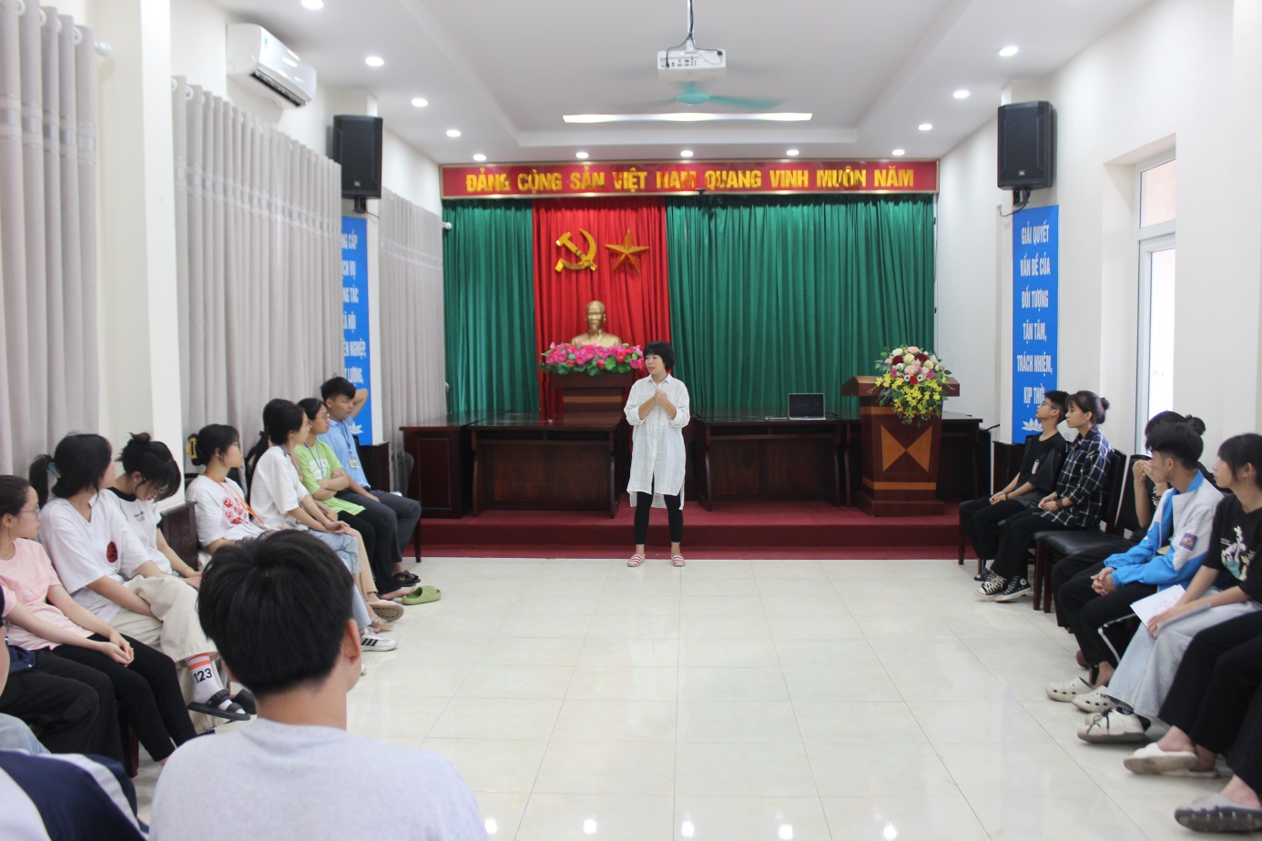 Read more about the article Lớp học Tỏa sáng tháng 5 năm 2024