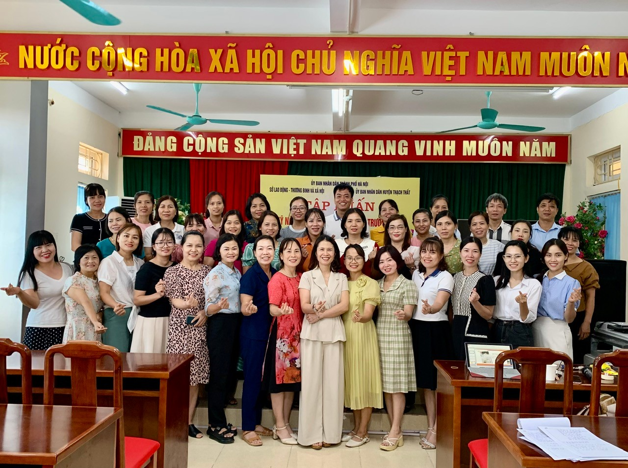 Read more about the article Tập huấn kỹ năng công tác xã hội trong trường học tại huyện Thạch Thất