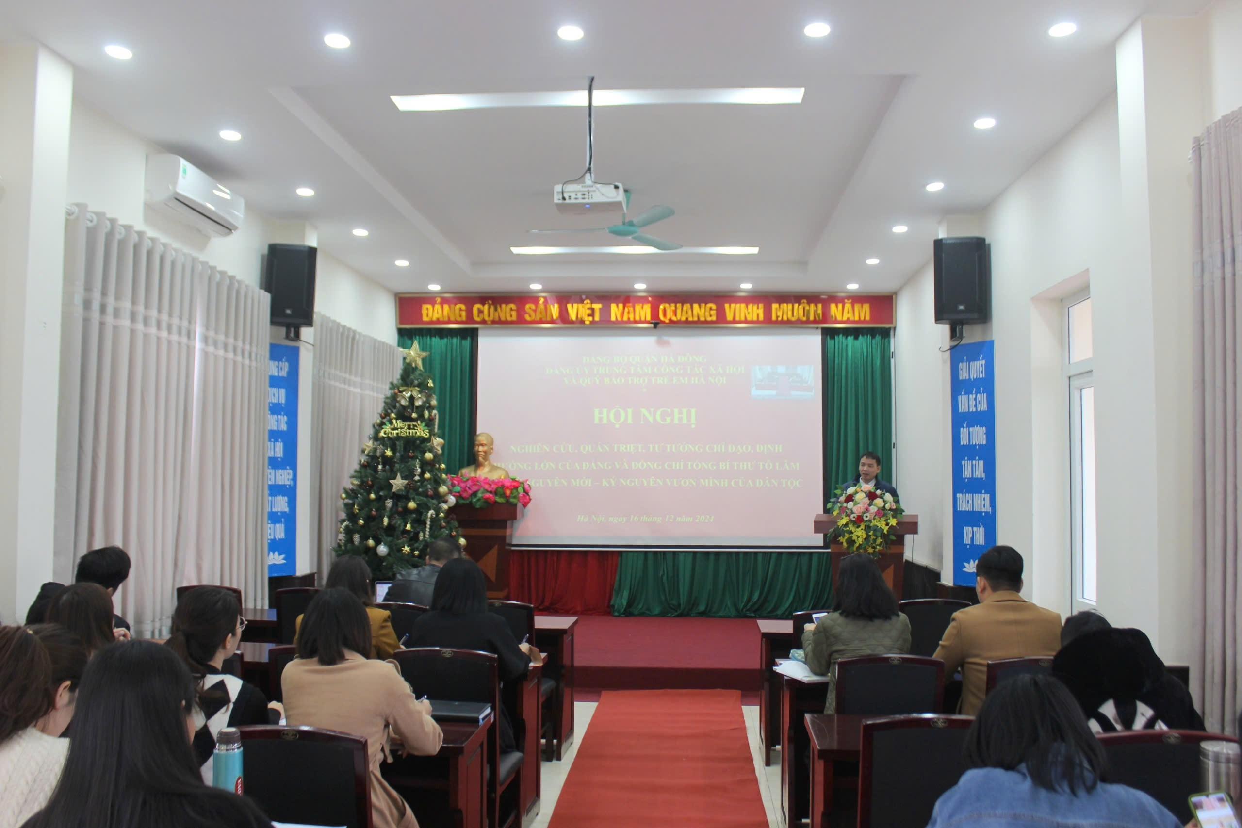 Read more about the article Đảng bộ Trung tâm Công tác xã hội và Quỹ bảo trợ trẻ em Hà nội tổ chức hội nghị  trực tuyến Nghiên cứu, quán triệt, tư tưởng chỉ đạo, định hướng lớn của Đảng và đồng chí Tổng Bí thư Tô Lâm về kỷnguyên mới – kỷ nguyên vươn mình của dân tộc