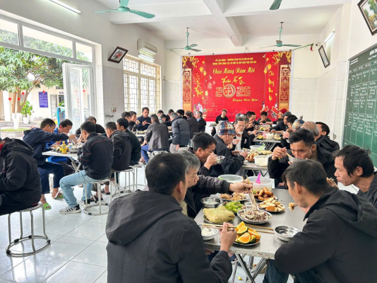 Read more about the article Tổ chức các hoạt động đón Tết Nguyên đán năm 2025 cho đối tượng  đang được quản lý, nuôi dưỡng tại Trung tâm Công tác xã hội  và Quỹ Bảo trợ trẻ em Hà Nội