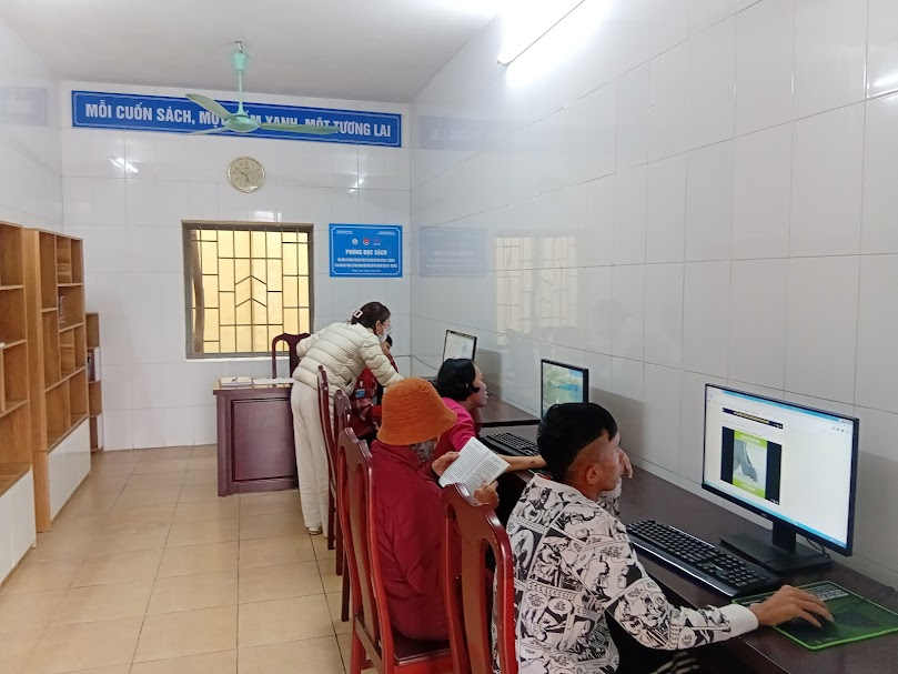 Read more about the article “Sách – Công nghệ thông tin” nguồn kết nối tri thức và cuộc sống với  nâng cao chất lượng chăm sóc nuôi dưỡng đối tượng tại Trung tâm  Công tác xã hội và Quỹ Bảo trợ trẻ em Hà Nội