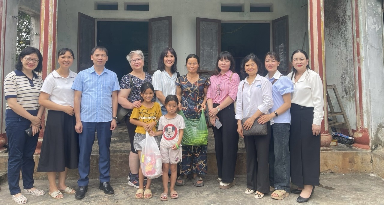 Read more about the article Tổ chức Holt International Children’s Services Inc thăm các gia đình đã nhận hỗ trợ sinh kế tại huyện Ứng Hòa, Hà Nội