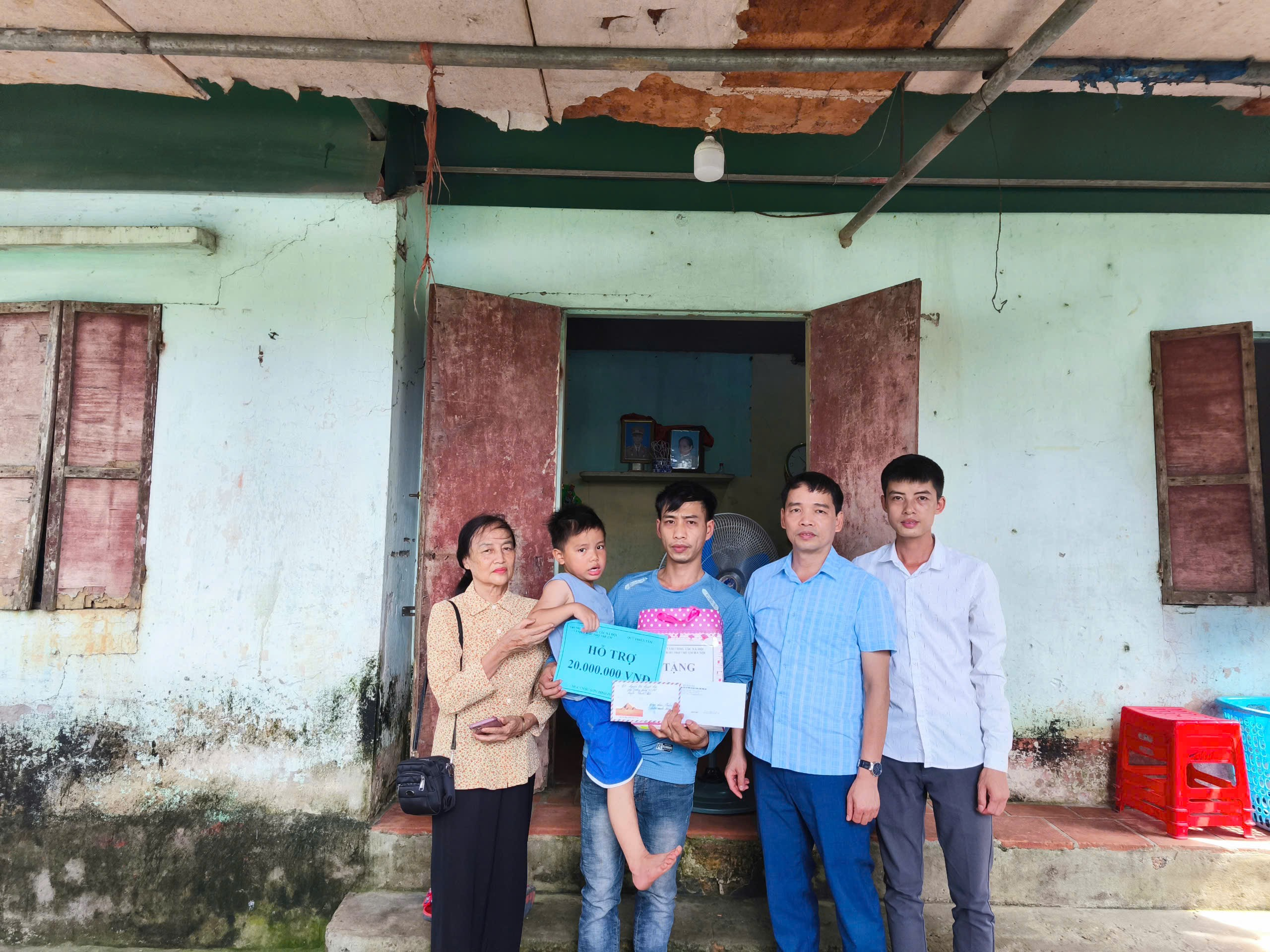 Điểm tựa cho những tuổi thơ mong manh