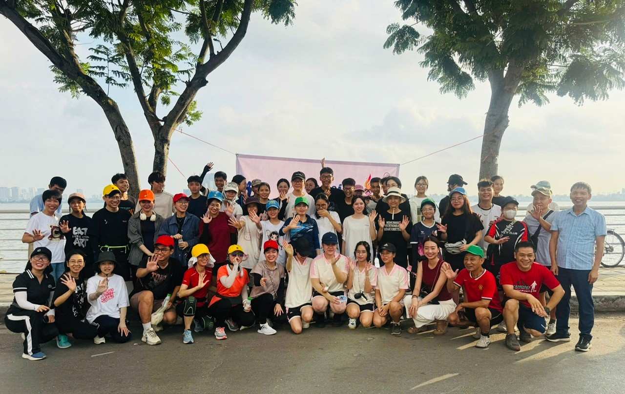 Read more about the article Câu lạc bộ Toả Sáng sinh hoạt ngoại khoá tháng 8/2025