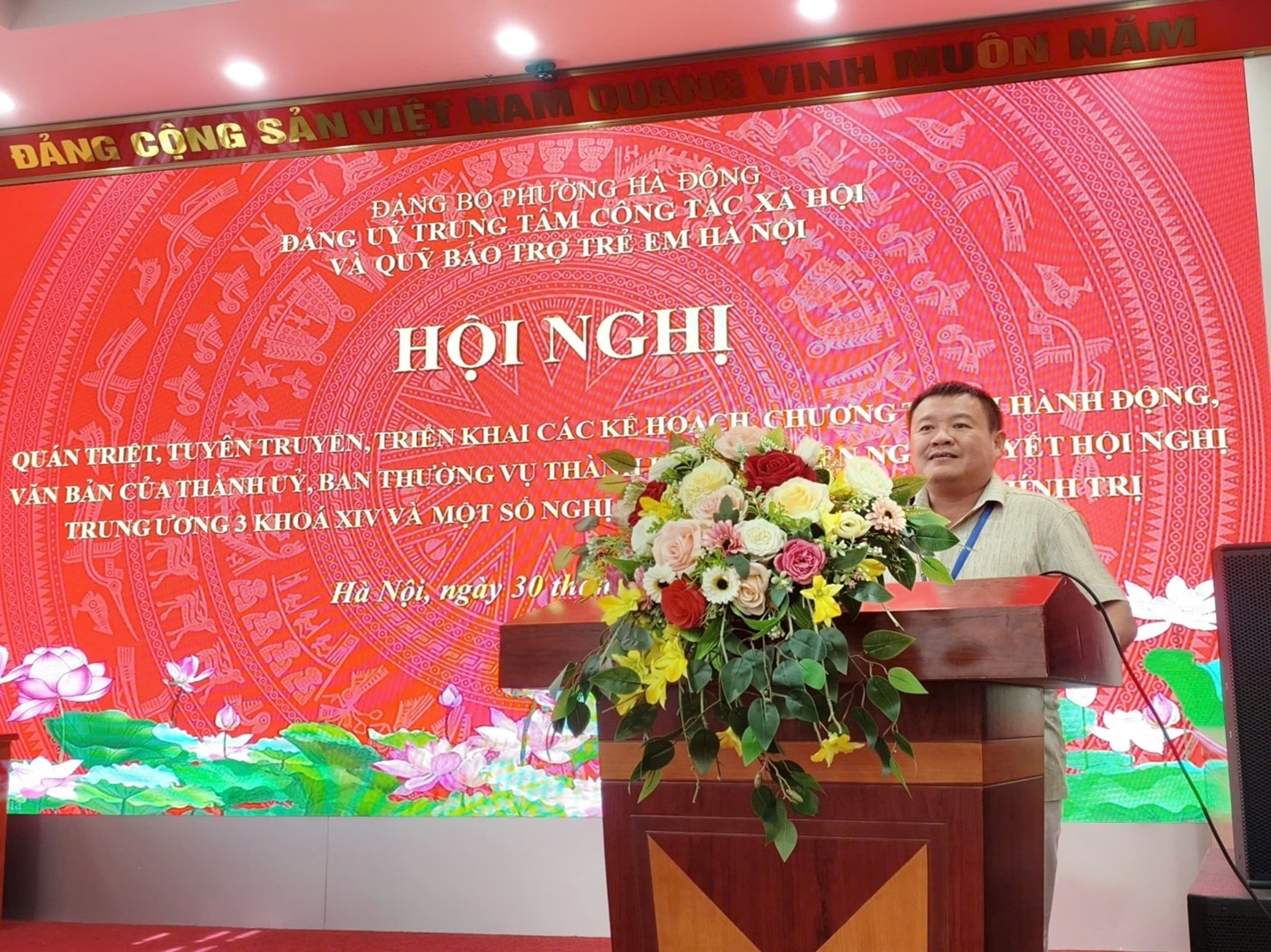 Hội nghị quán triệt, tuyên truyền, triển khai các kế hoạch, chương trình hành động, văn bản của Thành ủy, Ban Thường vụ Thành ủy thực hiện Nghị quyết Hội nghị Trung ương 3 khóa XIV và một số Nghị quyết, Chỉ thị của Bộ Chính trị.